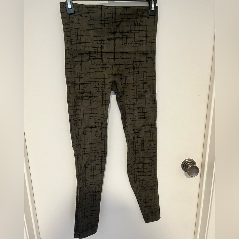 Spanx leggings. Great quality. Size Large